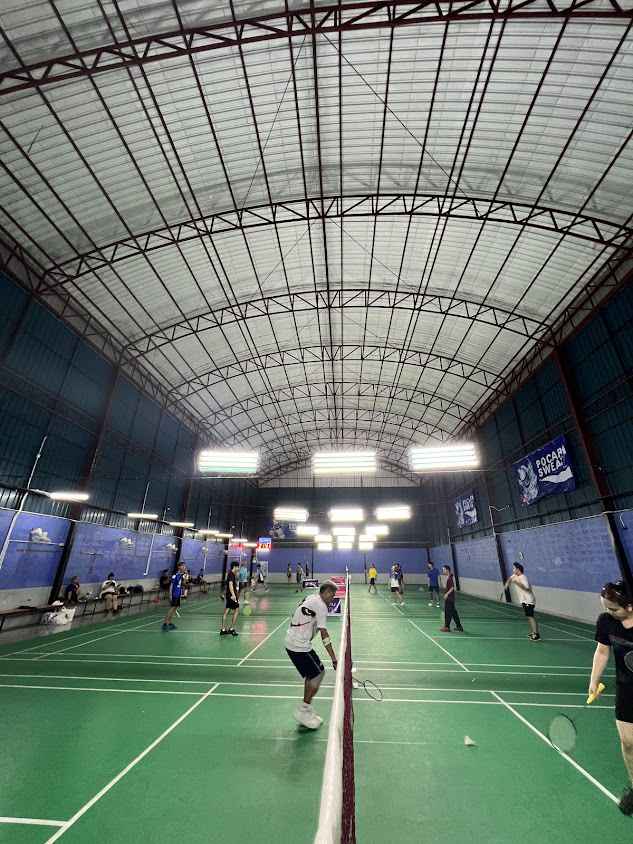 สนามแบดมินตันคลองหก K6 Badminton