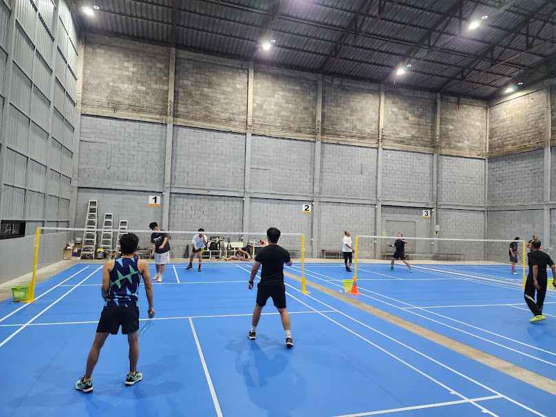 สนามแบดมินตันตรีเทพ จ.เลย