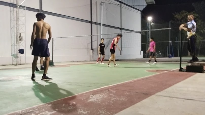 สนามแบดมินตันบึงสีคิ้ว