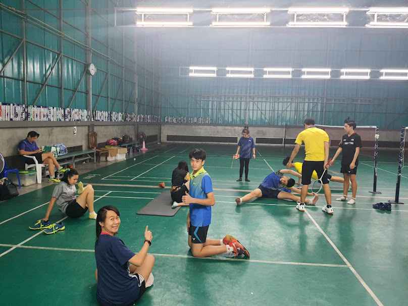 สนามแบดมินตันบ้านสวนกวาง