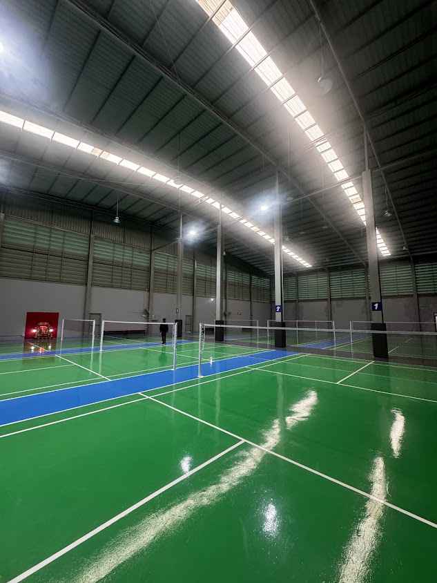 สนามแบดมินตันศรีธนา