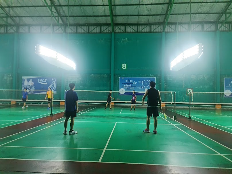 สนามแบดมินตันเอสคอร์ท