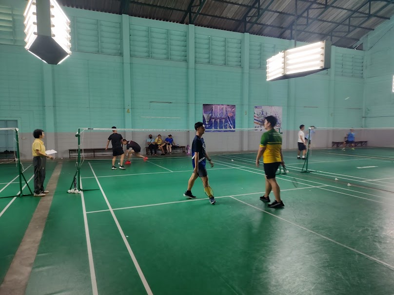 สนามแบดมินตัน บางขุนเทียน