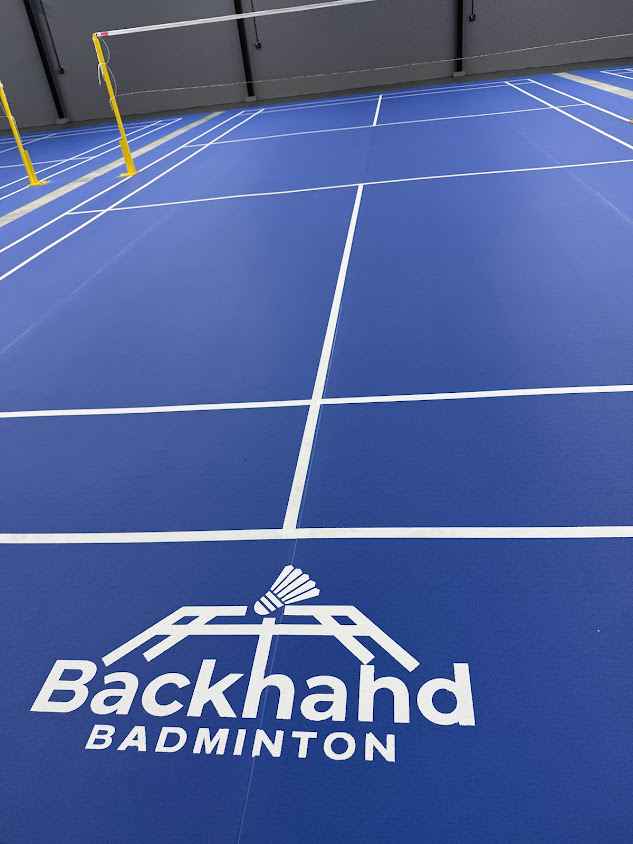 สนามแบดมินตัน Backhand