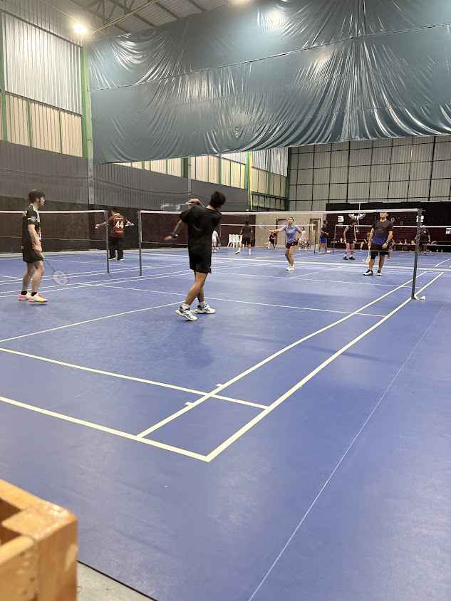 สนามแบดมินตัน Black Hole Badminton - 2