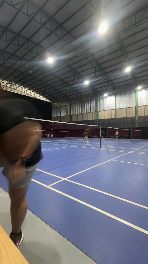 สนามแบดมินตัน Black Hole Badminton - 3