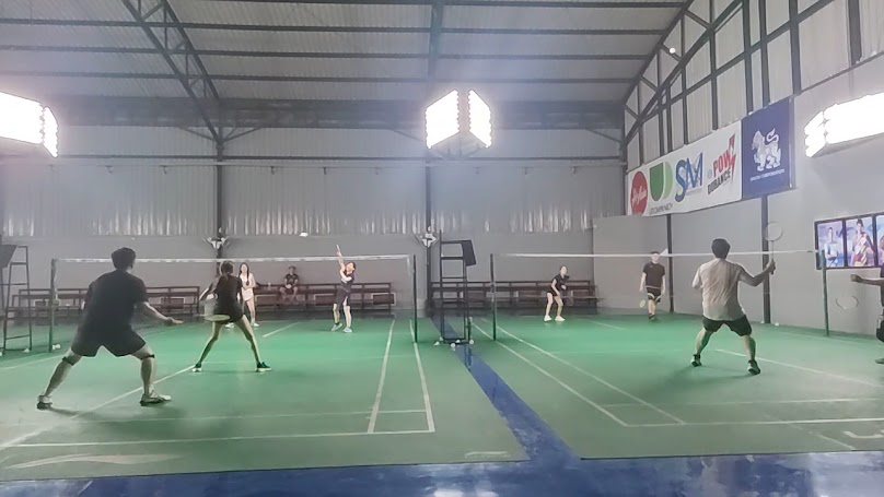 15 Courts Badminton - 4