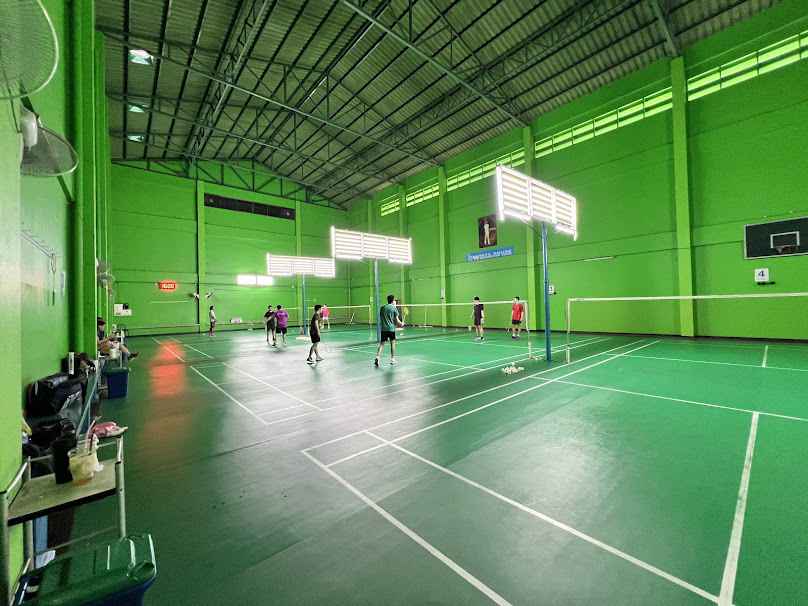 สนามแบด สระว่ายน้ำ เพชรเกษม 63/2 ไวท์เฮ้าส์ สปอร์ตคลับ White House Sport Club