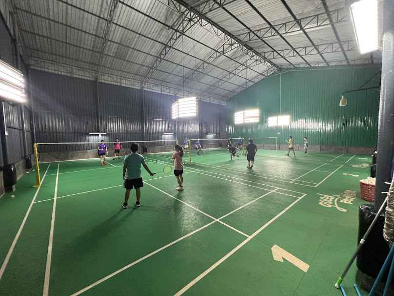สนามแบด goodminton สว่างแดนดิน