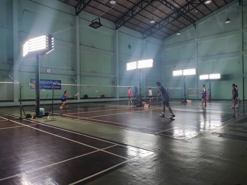 สนามแบตมินตันดาวเทียม