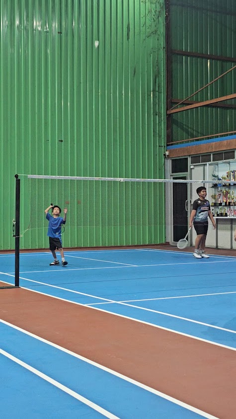 สนามแบตมินตัน KEN & P KLUB - 3