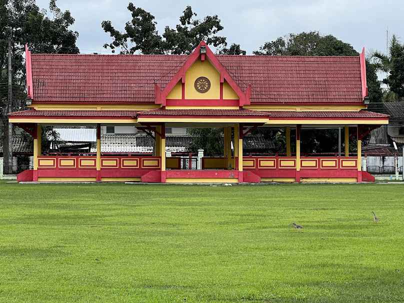 สนามโรงพิธีช้างเผือก