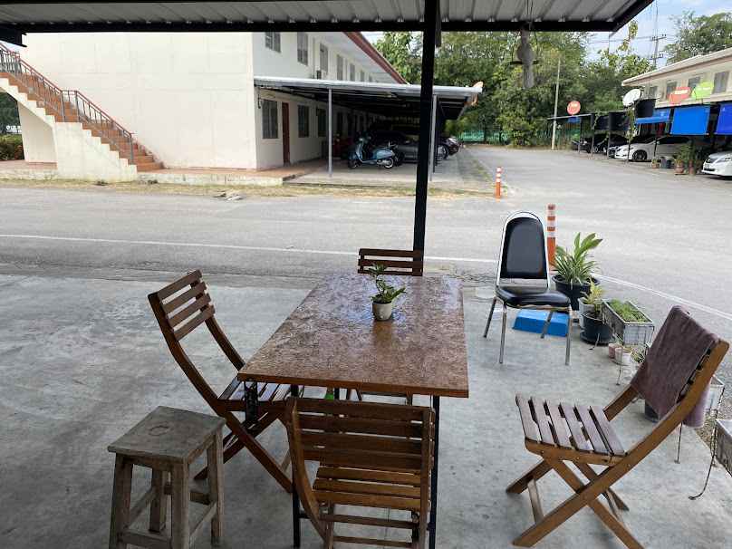 สุธี บาร์