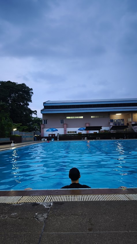 สโมสรหมู่บ้านสหกรณ์เคหสถาน 4 , สนามแบดมินตัน , สระว่ายน้ำ - 2