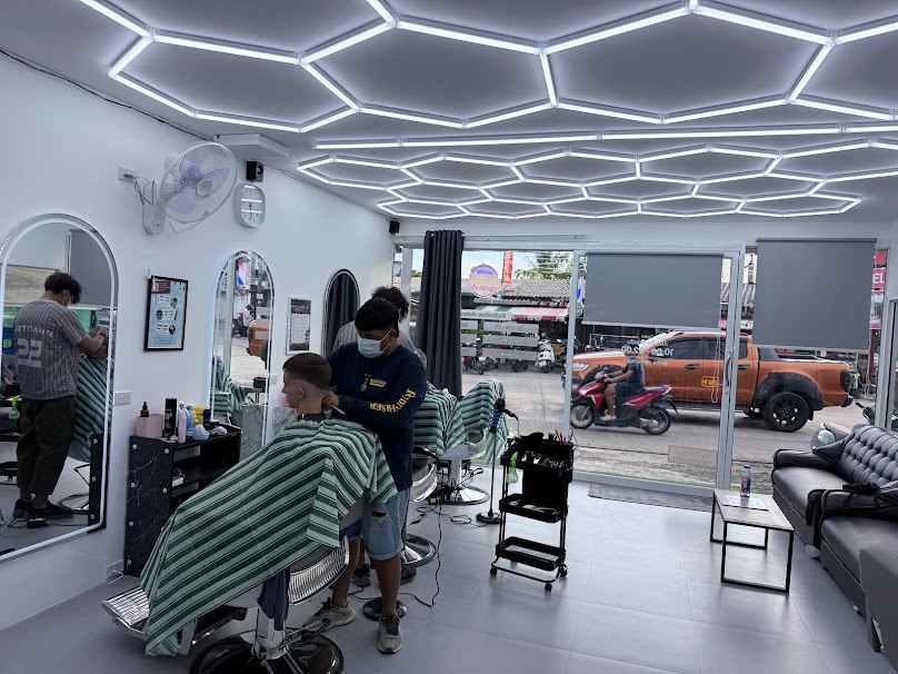 ห้องตัดผม roomcuttin’s สาขา3 โรงไฟฟ้า