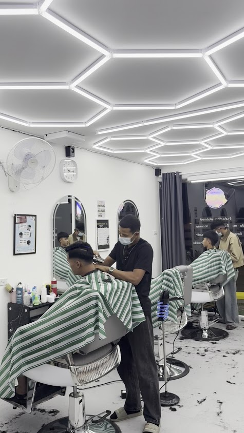 ห้องตัดผม roomcuttin’s สาขา3 โรงไฟฟ้า - 3