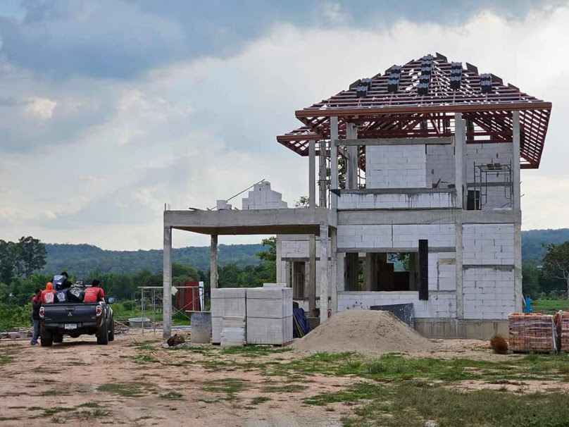 อภิญญา รับสร้างบ้านสกลนคร - 2