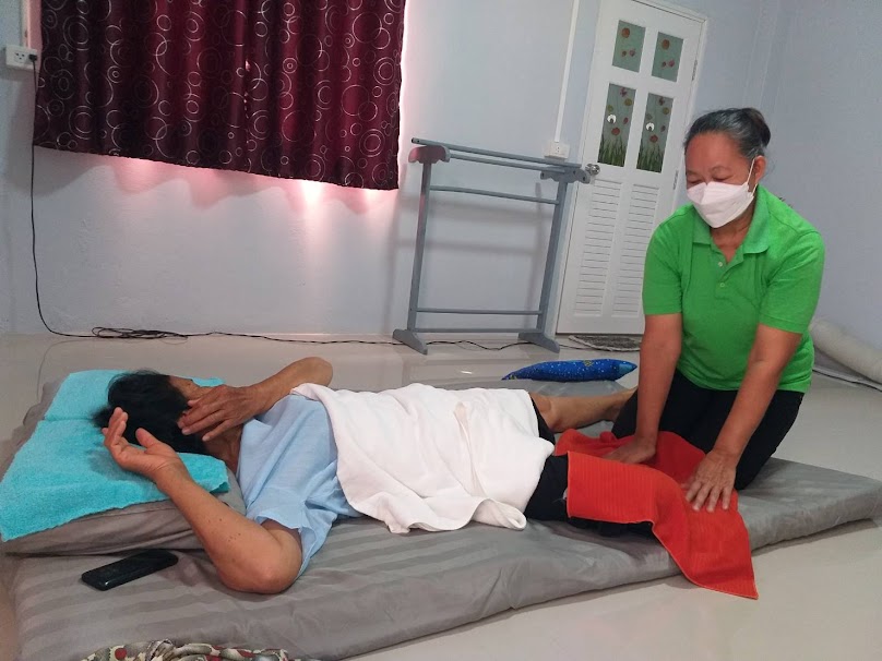 อาจารย์สุนทร นวดแผนไทย