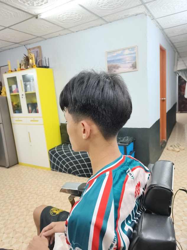อีฟแอนด์อีฟ บาร์เบอร์แอนด์ซาลอน แถวโรงเรียนเทศบาล - 3