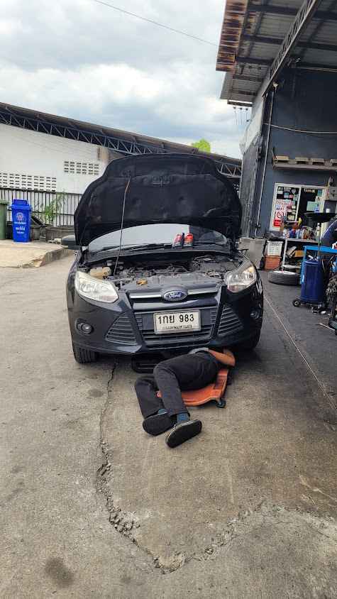อู่ช่างเจี๊ยบ JY Ford - 4
