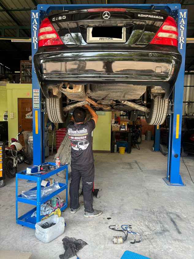 อู่ซ่อมรถ Benz &รถสไลด์ บ้านช่างเก่ง
