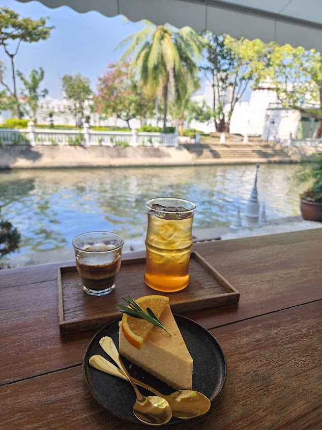 เจดีย์คาเฟ่แอนด์บาร์ - 4