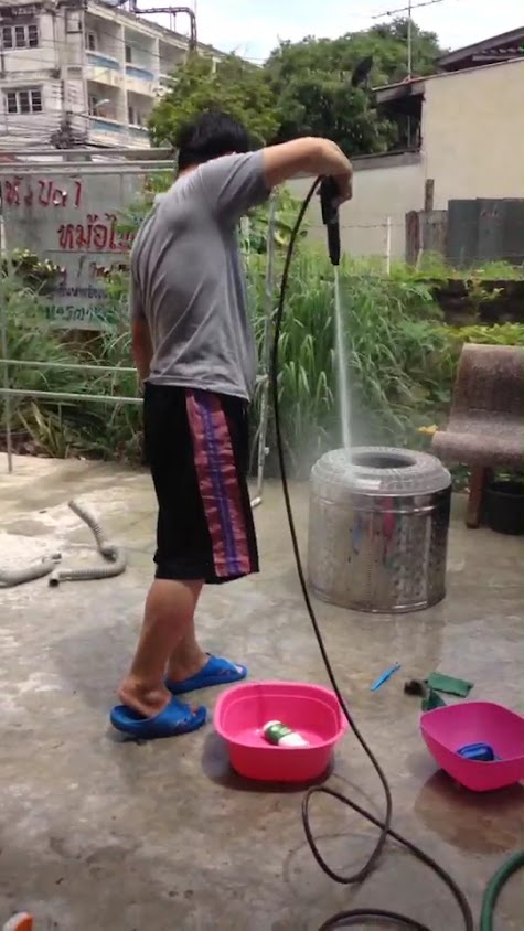 เจ้แว่นซักผ้าหยอดเหรียญ - 2