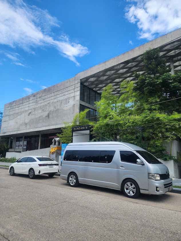 เช่ารถตู้ลพบุรี เที่ยวทั่วไทย Van for rent with driver - 2