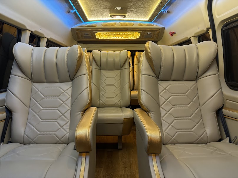 เช่ารถตู้ vvip..พิษณุโลก - 2