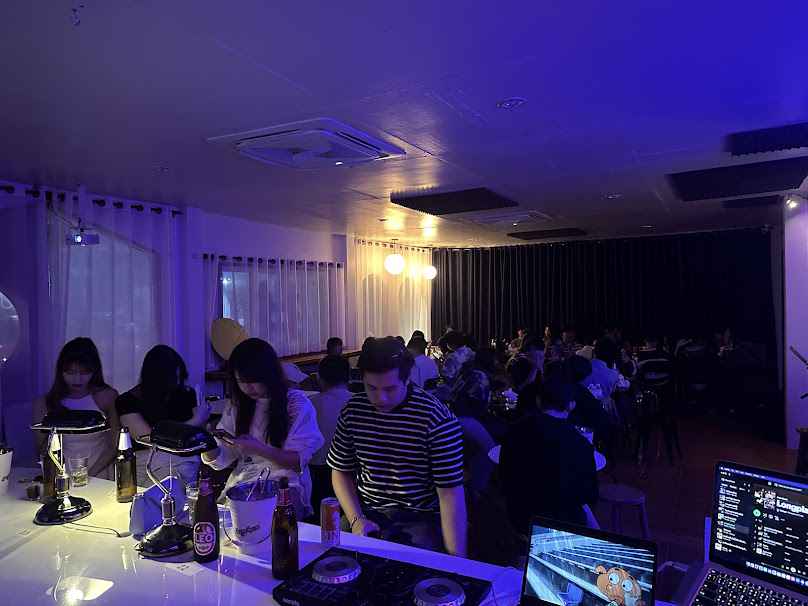 เธอ CAFE and BAR