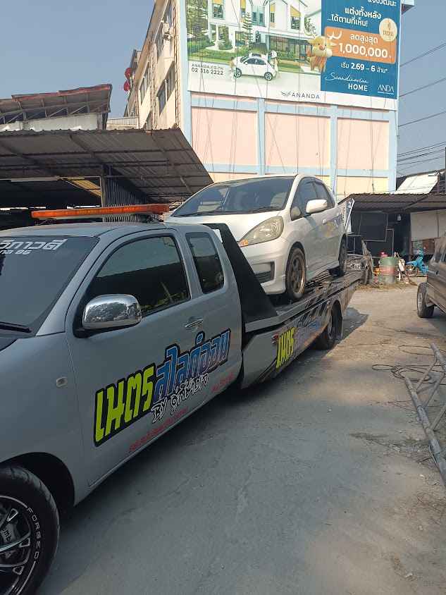 เนตรรถยกสไลด์หลักสี่