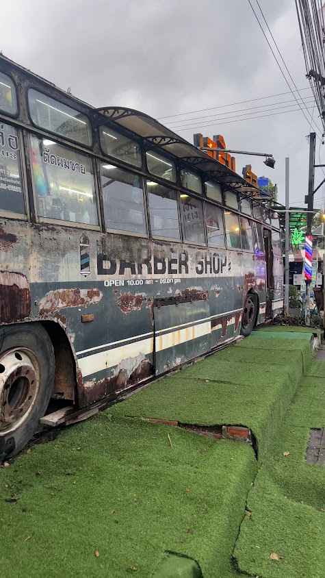 เสริมหล่อ Barber Bus - 3
