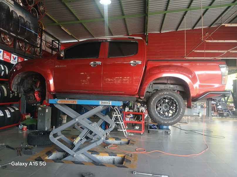เอสบี​เอส​คาร์แคร์​ (SBS CAR CARE) ล้างรถ แม็ก ยาง ตั้งศูนย์รถยนต์ ฟิลม์กรองแสงรถยนต์ ฟิลม์รถยนต์