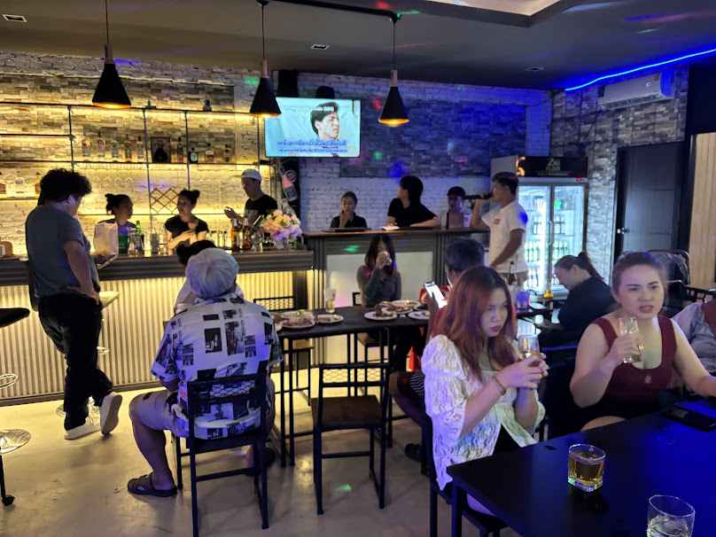 แต่ก่อน - Old Days Karaoke and Bar - 2