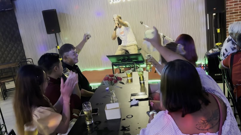 แต่ก่อน - Old Days Karaoke and Bar - 3