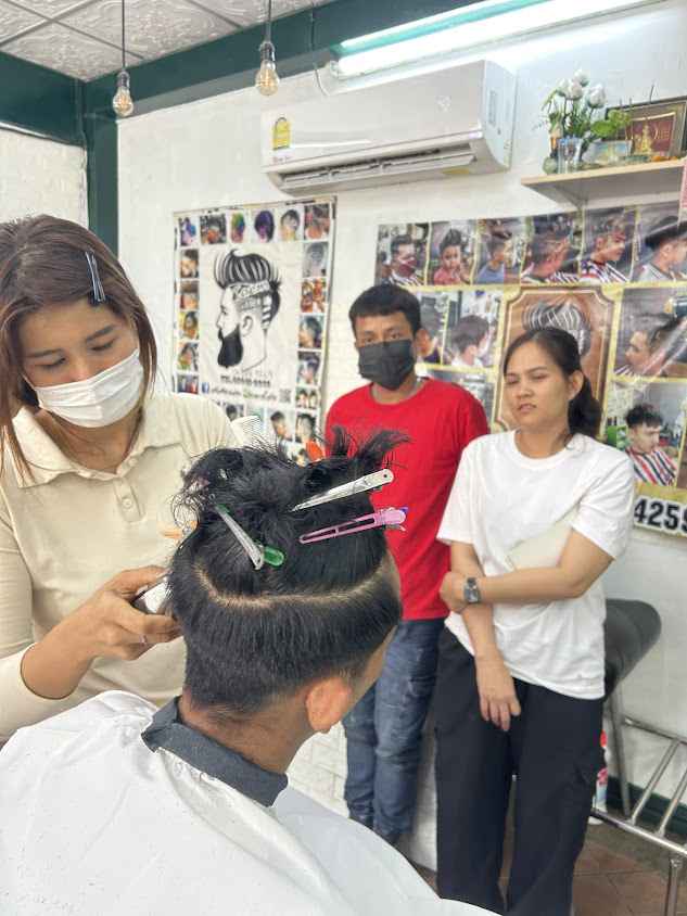 แต้ม ตัดผมชาย - 4