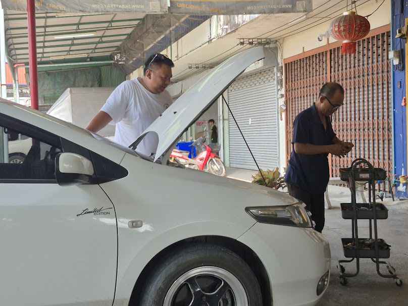 แบตเตอรี่ ร้านรุ่งโรจน์การไฟฟ้าตาก - 2