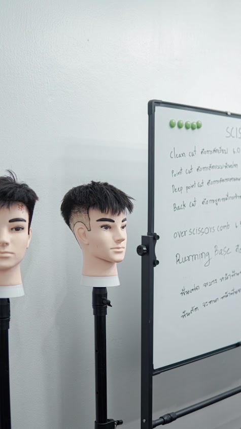 โรงเรียนสอนตัดผม UPDATE BARBER SURIN - 4