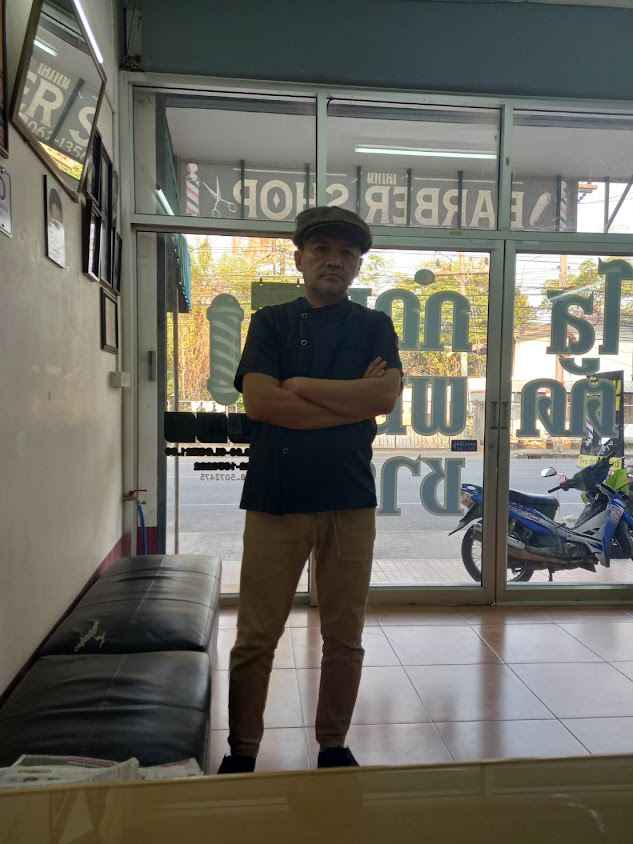 โสภณตัดผมชาย
