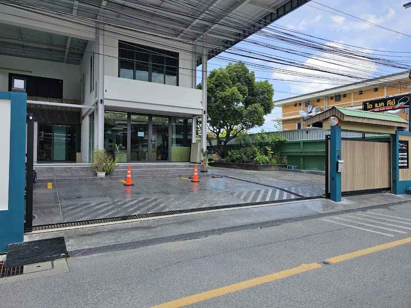 ไอเมคคีย์ - ศูนย์บริการกุญแจรถ, ช่างกุญแจ - 3
