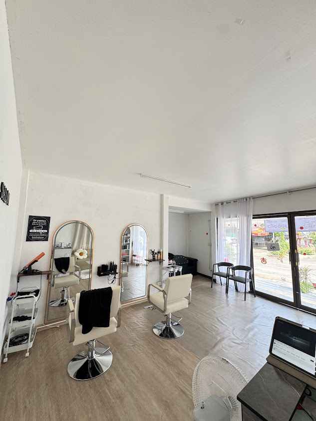 124 Hair House - 2