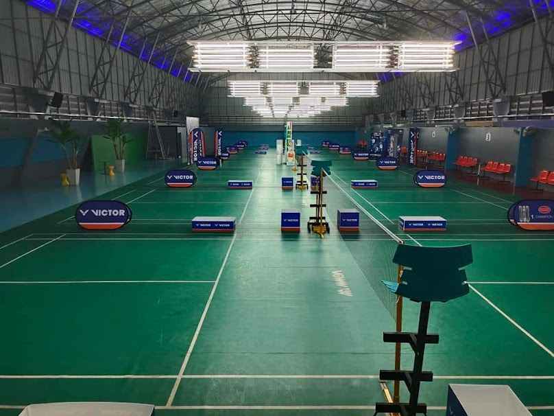 7 BADMINTON
