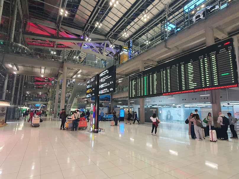 AIS Official Shop – Suvarnabhumi Airport (International Arrival Hall) - 3