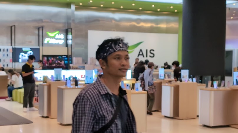 AIS Shop Siam Paragon - 3