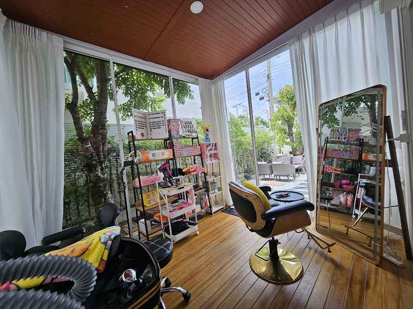 Ane room salon