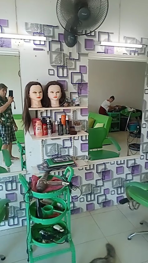 Annie's Hair Salon - 4