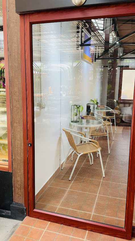 ANOA : อะโนอา ร้านต้นไม้ คาเฟ่ และกระถางเซรามิก บางพระ ชลบุรี - 4
