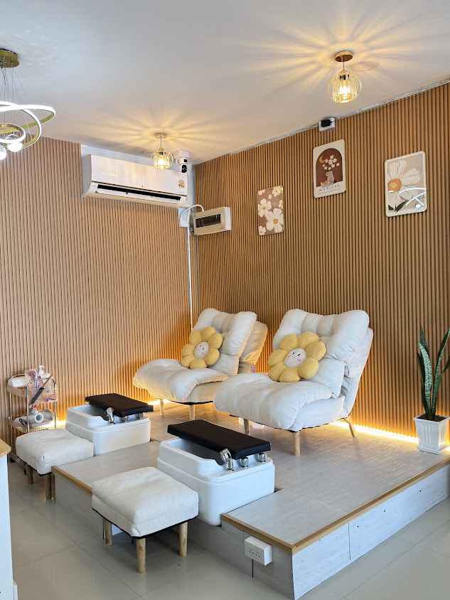 Aura Nail & Spa - 2