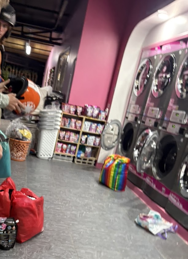 Ava Laundry and Car rental Service ร้านซักอบแห้ง24ชม. - 4
