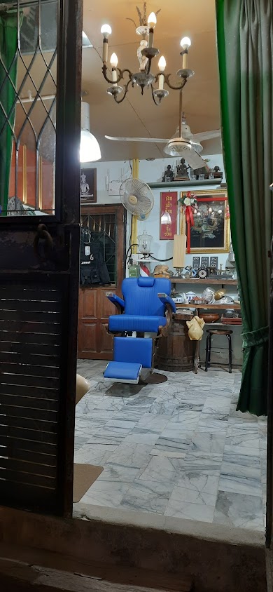 BARBER HOUSE 151 - 3